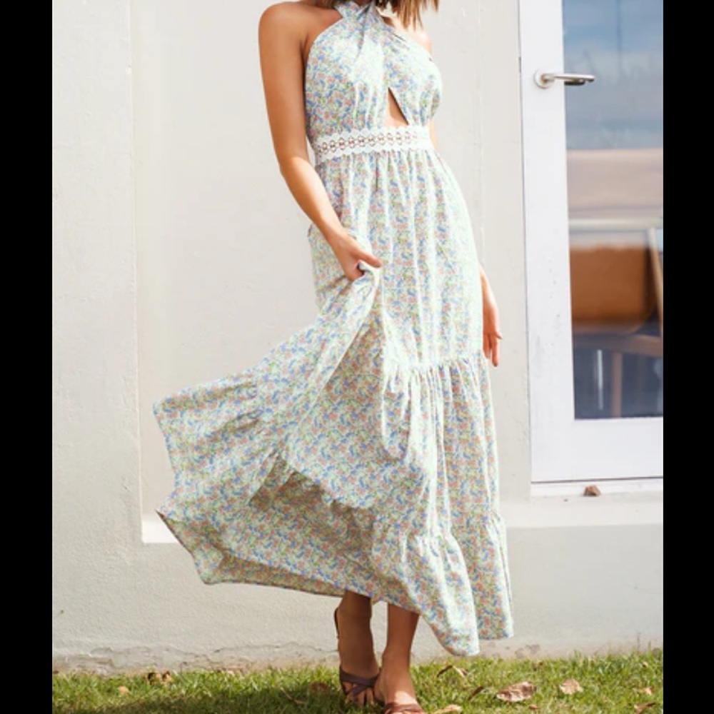 NEW - CUPSHE maxi dress with open back